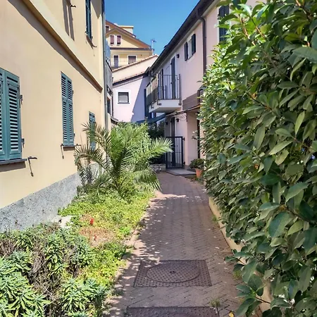 Apartamento Con Terrazzo E Parcheggio *