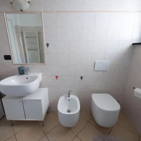 Apartamento Con Terrazzo E Parcheggio *