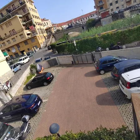 Con Terrazzo E Parcheggio *
