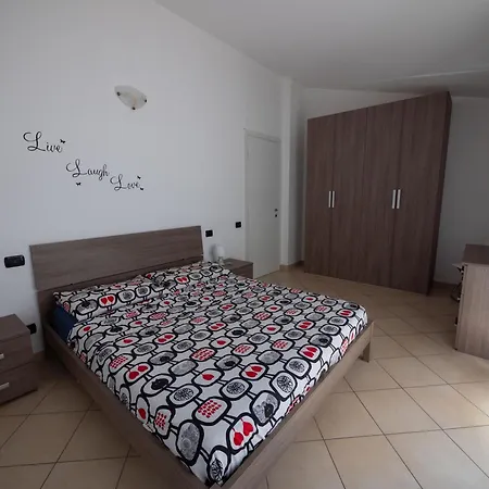 Апартаменты Con Terrazzo E Parcheggio Империя